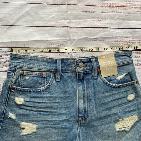 Madewell Relaxed Denim Raw Hem Distressed Shorts 26 NWT - Picture 4 of 5
